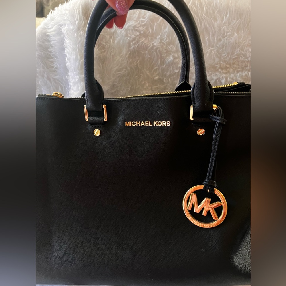 ‼️SOLD ‼️ Michael Kors black leather handbag with strap